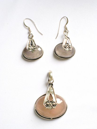 ER109 Rose Quartz Earrings set in sterling silver