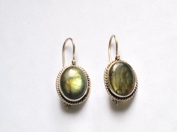 ER102 Labradorite Earrings set in sterling silver