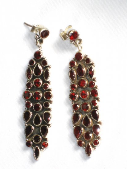 ER044 Mixed Cut Stones Garnet Earrings in Sterling Silver
