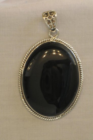 PN403 Onyx Pendant in Sterling Silver