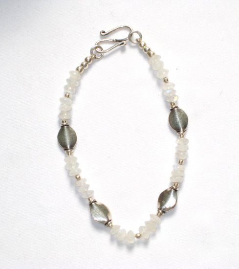 ST012 Moonstone Bracelet in Sterling Silver