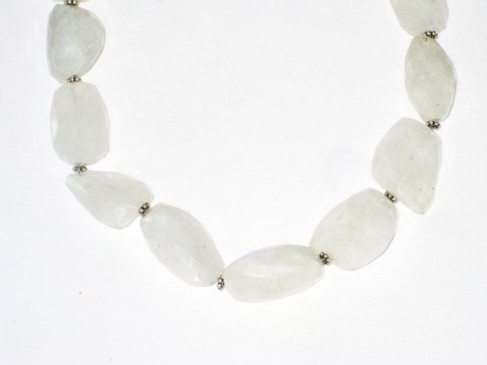 ST485 Moonstone Necklace in Sterling Silver
