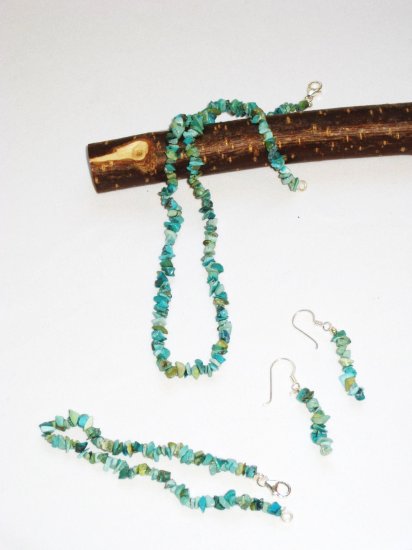 ST320 Turquoise Necklace and Earrings Set in Sterling Silver