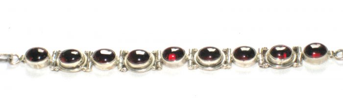 ST154 Garnet Bracelet in Sterling Silver