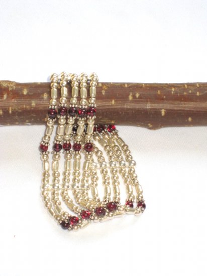 ST263 Garnet Bracelet in Sterling Silver