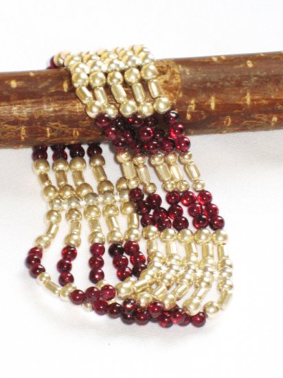 ST265 Garnet Bracelet in Sterling Silver
