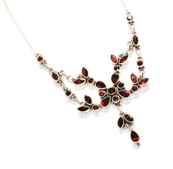ST216 Garnet Necklace in Sterling Silver