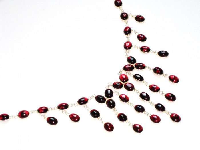 ST372 Garnet Necklace in Sterling Silver