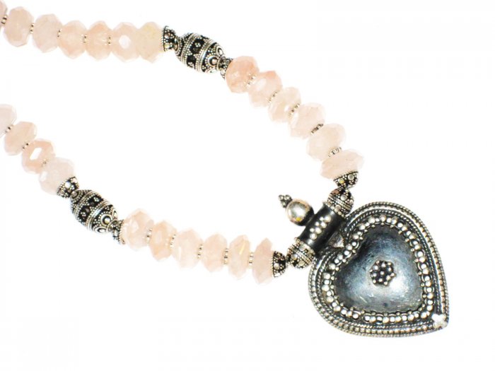 ST525 Rose Quartz Necklace in Sterling Silver