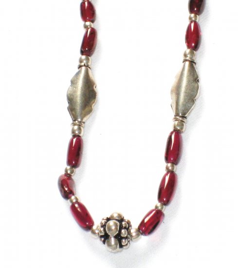 ST004 Garnet Necklace in Sterling Silver
