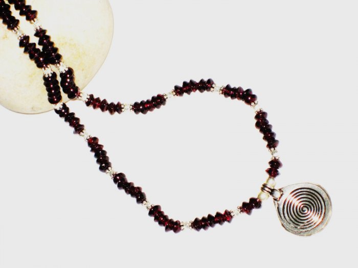 ST534 Garnet Necklace in Sterling Silver