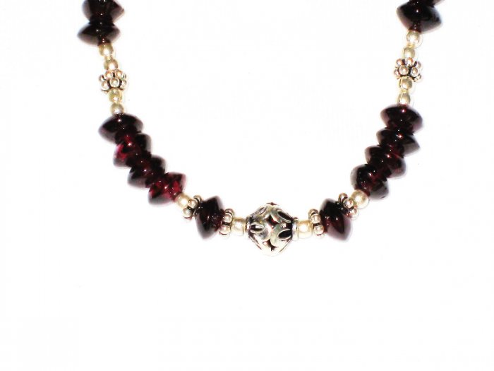 ST535 Garnet Necklace in Sterling Silver