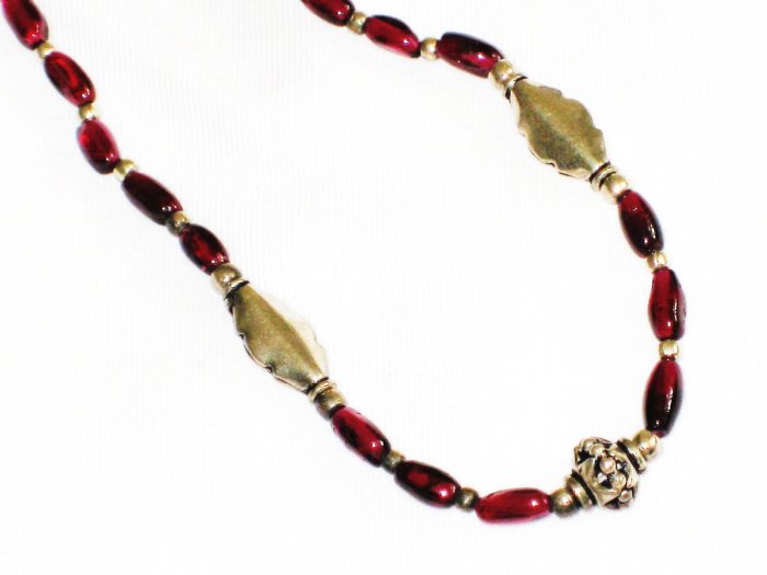 ST663 Garnet Necklace in Sterling Silver