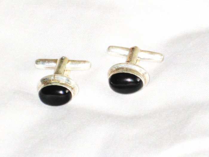 ST643 Onyx Cufflinks in Sterling Silver