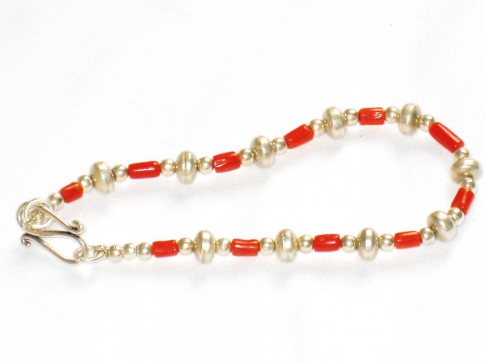 ST162 Coral Bracelet in Sterling Silver