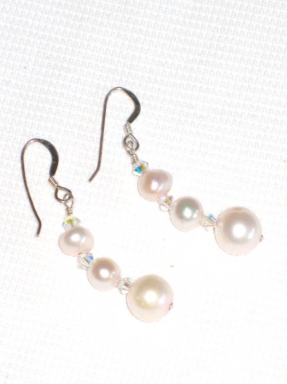 ST406 Pearl Earrings in Sterling Silver