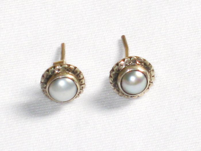 ER058 Pearl Earrings in Sterling Silver