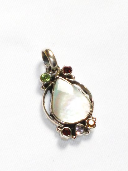 ST242 Mother of Pearl Pendant in Sterling Silver - SOLD
