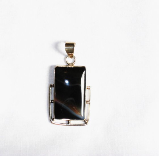 PN188 Agate Pendant in Sterling Silver