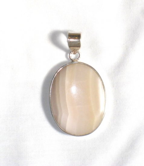 PN229 Agate Pendant in Sterling Silver