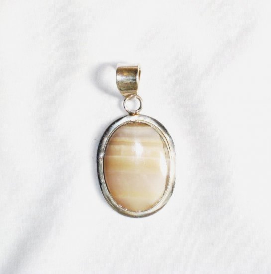 PN231 Agate Pendant in Sterling Silver