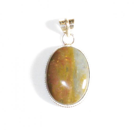 PN238 Agate Pendant in Sterling Silver