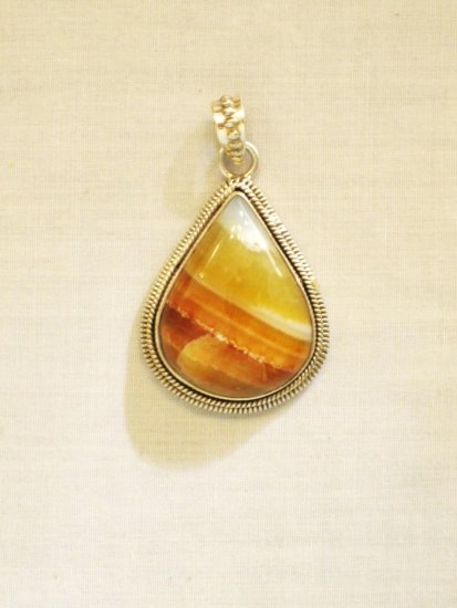 PN406 Agate Pendant in Sterling Silver
