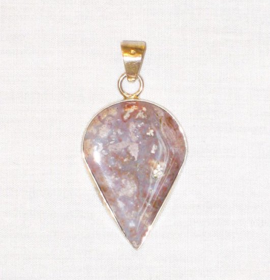 PN415 Agate Pendant in Sterling Silver