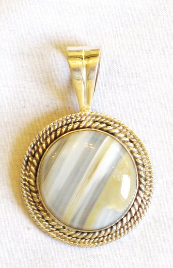 PN425 Agate Pendant in Sterling Silver