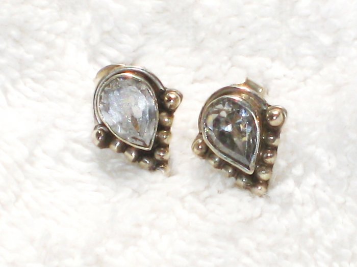 ER059 Blue Topaz Earrings set in sterling silver