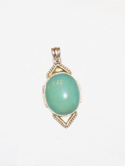 PN088 Chalcedony Pendant in Sterling Silver