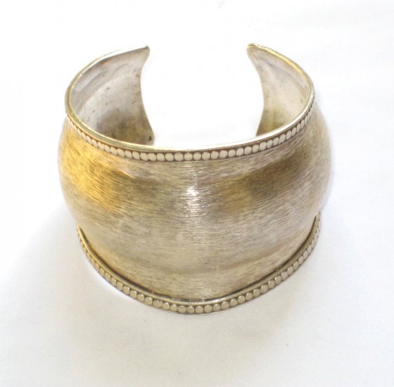 AQ175 Antique Silver Bangle in Sterling Silver