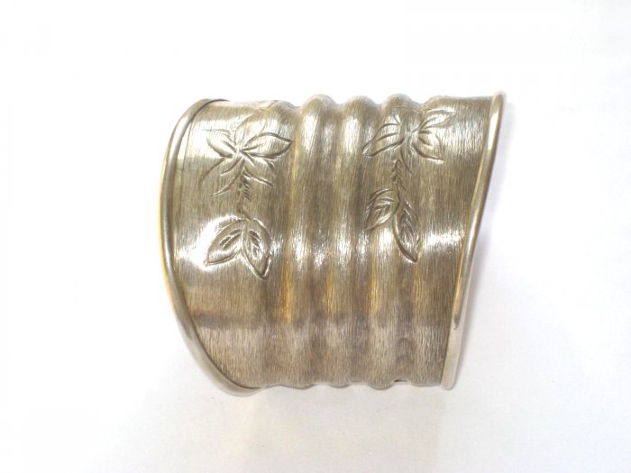 AQ177 Antique Silver Bangle in Sterling Silver