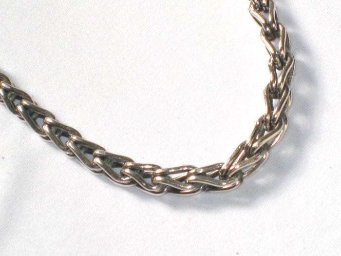 AQ143 18 inch Antique Silver Chain