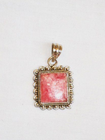 PN086 Pink Agate Pendant in Sterling Silver