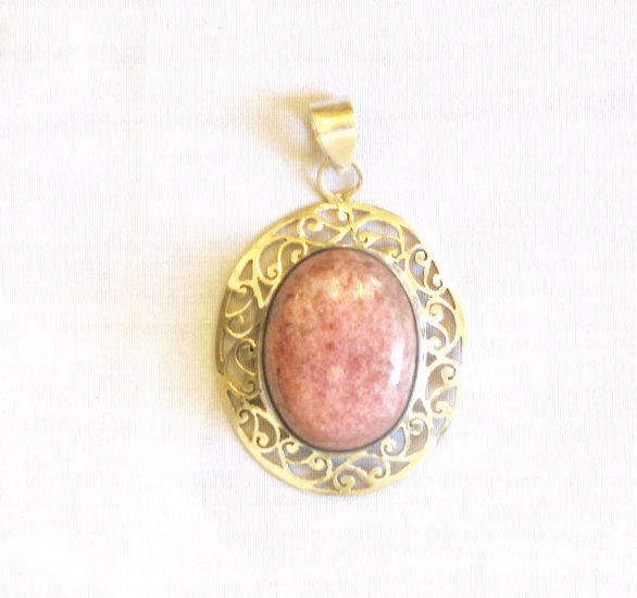 PN418 Pink Agate Pendant in Sterling Silver