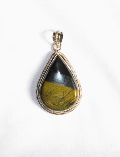 PN198 Tiger Iron Pendant in Sterling Silver