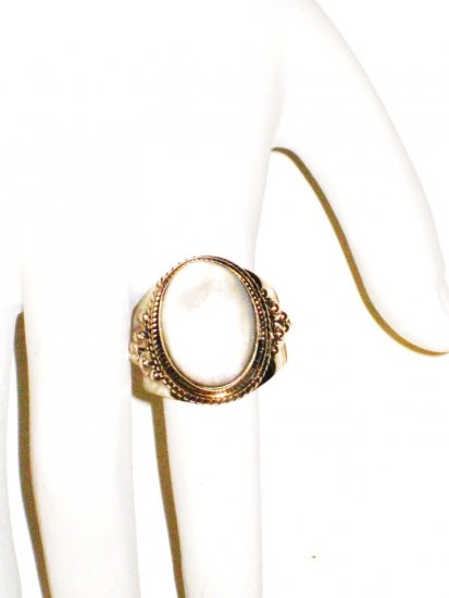 RG012 Mother of Pearl Ring in Sterling Silver, Size 8