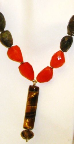 NK039 Labradorite, Carnelian Necklace with a Tiger's Eye Centerpiece.