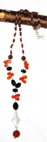 ST463 Carnelian, Onyx and Garnet Necklace in Sterling Silver