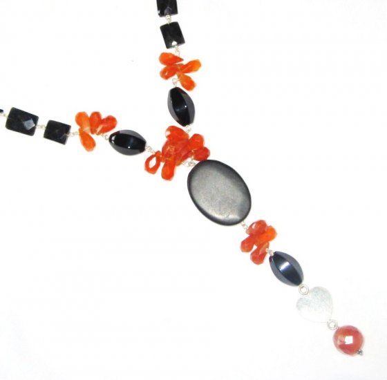 ST469 Carnelian and Onyx Necklace in Sterling Silver