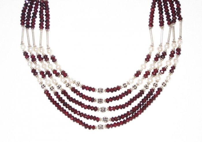 ST522 Garnet and Pearl Necklace in Sterling Silver