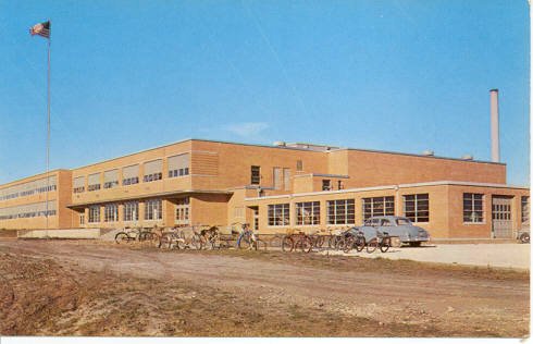 New Senior High School Newton, Iowa Postcard 1952 #0220