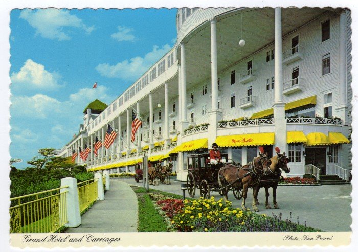 Grand Hotel and Carriages Mackinac Island, Michigan Postcard #0330