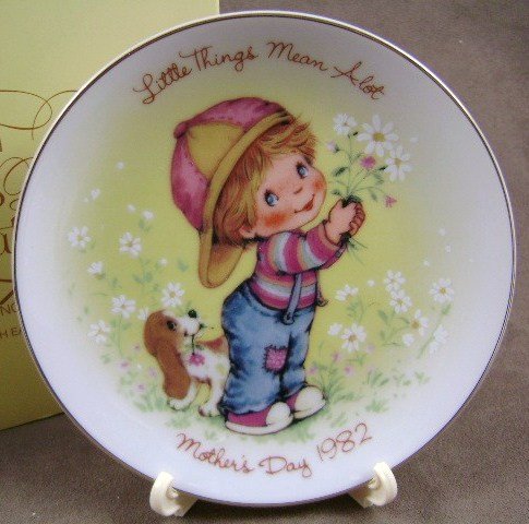 Avon 1982 Mother's Day Plate Little Things Mean A Lot