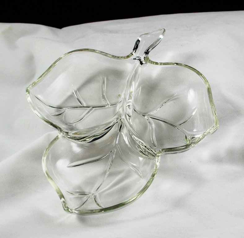Hazel Atlas Crystal Clear Leaf Accent Candy Mint Tray Dish