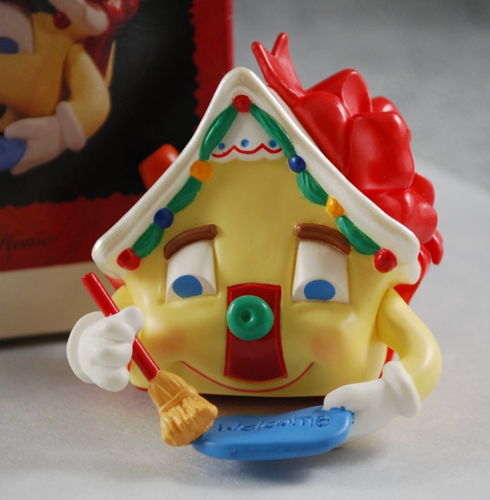 Hallmark 1995 Keepsake New Home Christmas Tree Ornament
