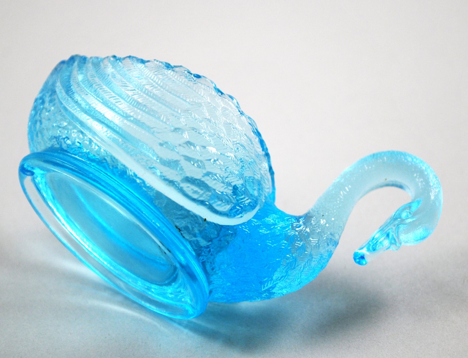 L.G. Wright Vintage Light Celeste Blue Swan Open Salt Dip
