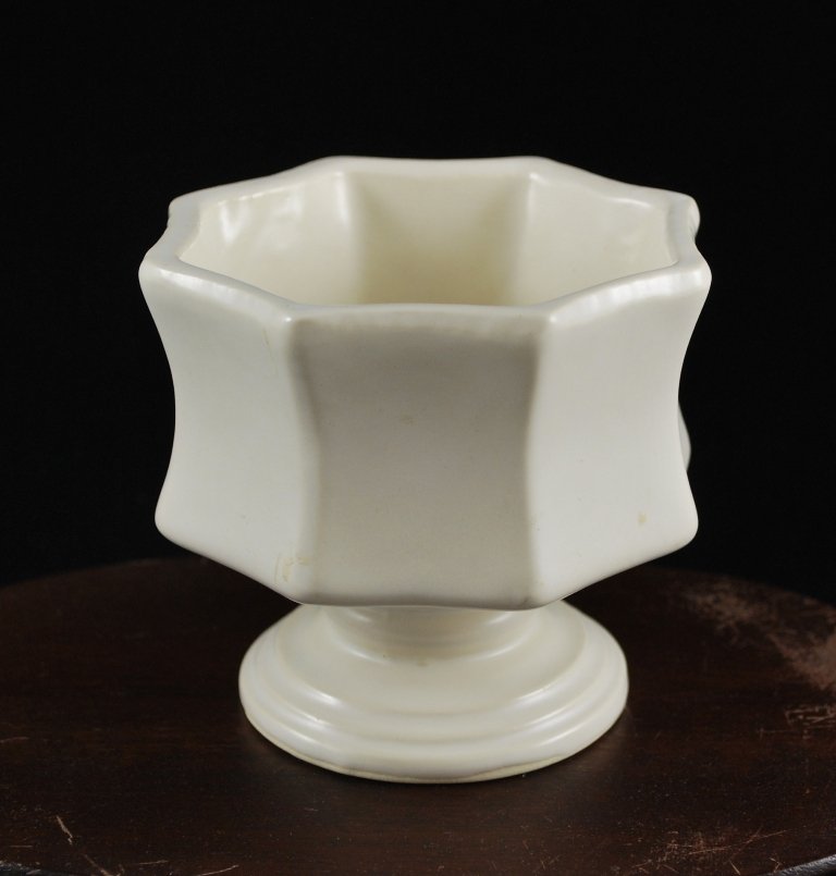 Hull Imperial Florist F8 White Octagon Pedestal Planter