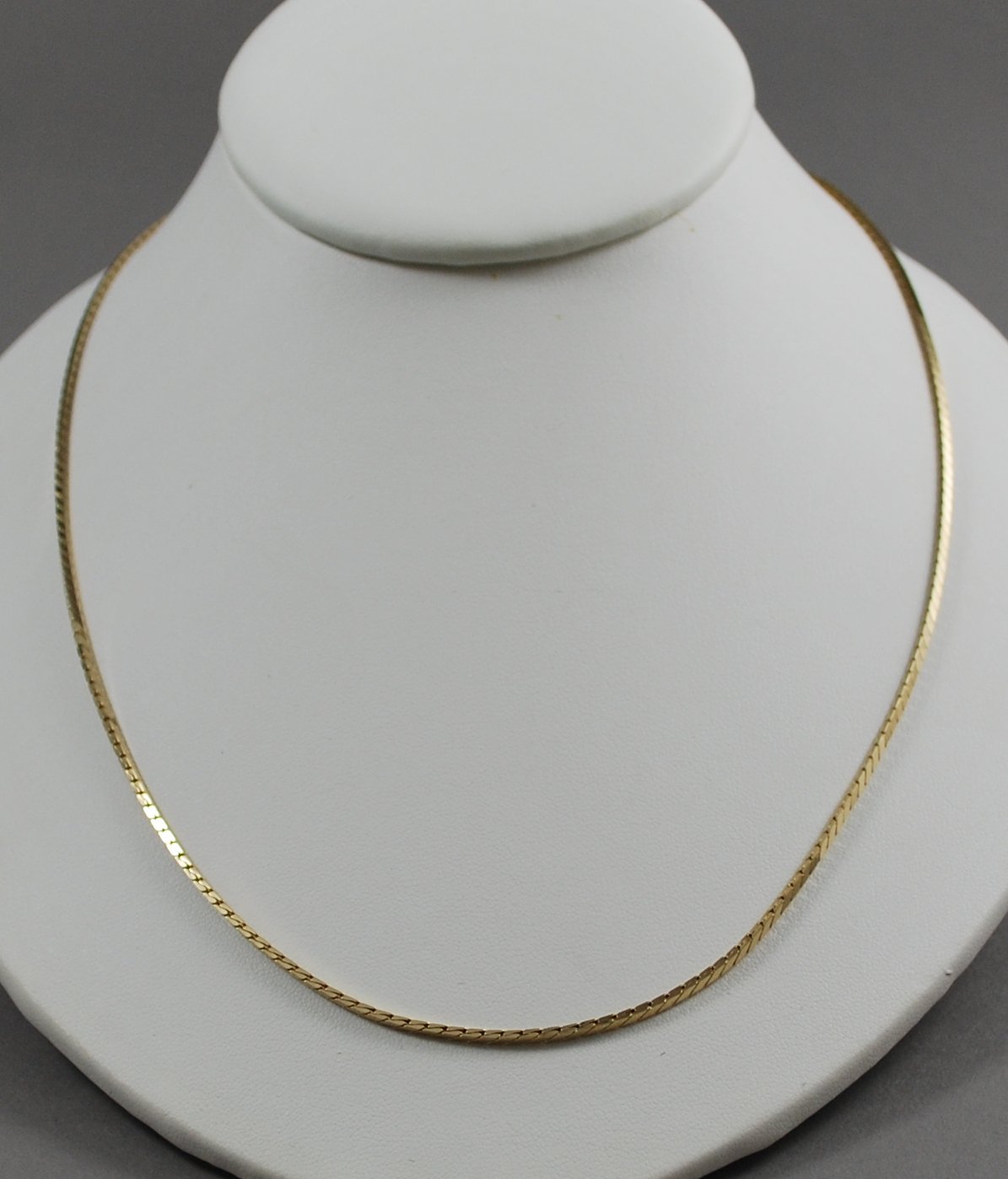 1983 Avon Polished Strands Neckchain in Goldtone